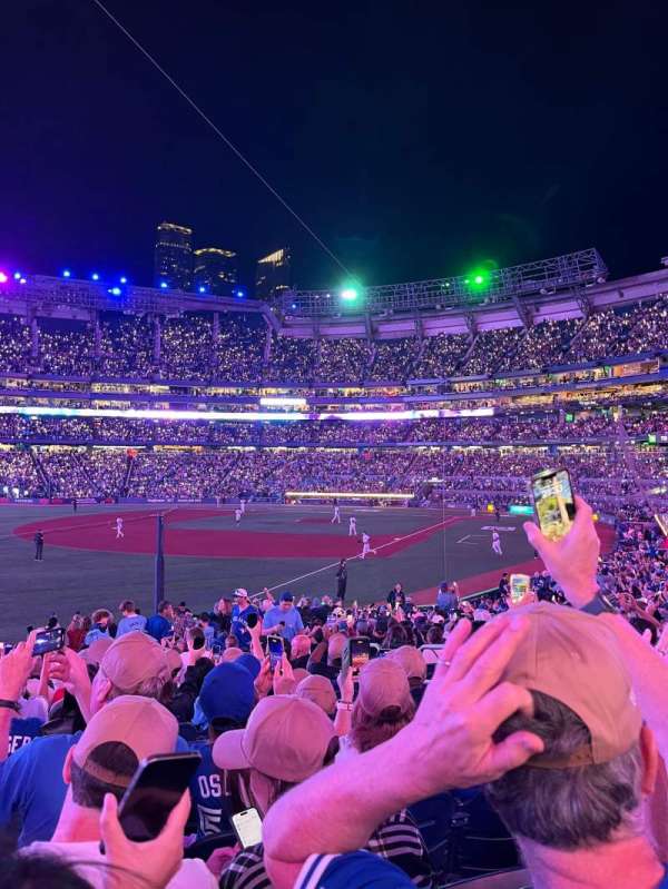 Rogers Centre, bloc: 138, rangée: 26, place: 6