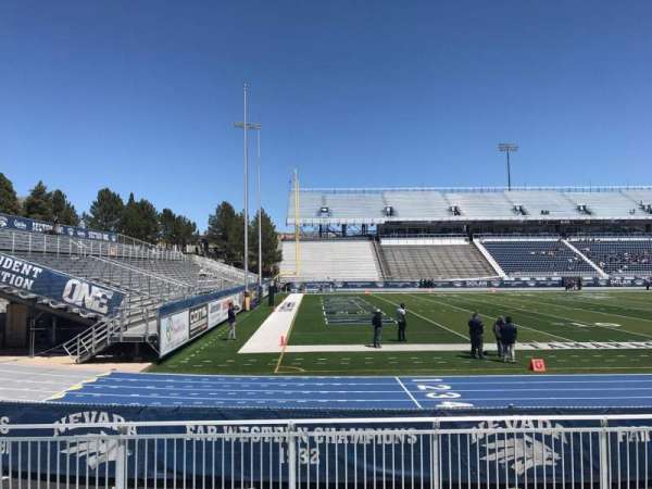 Mackay Stadium, bloc: G, rangée: 5, place: 30