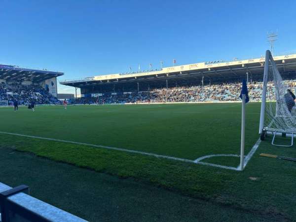 Fratton Park, bloc: A, rangée: A, place: 4