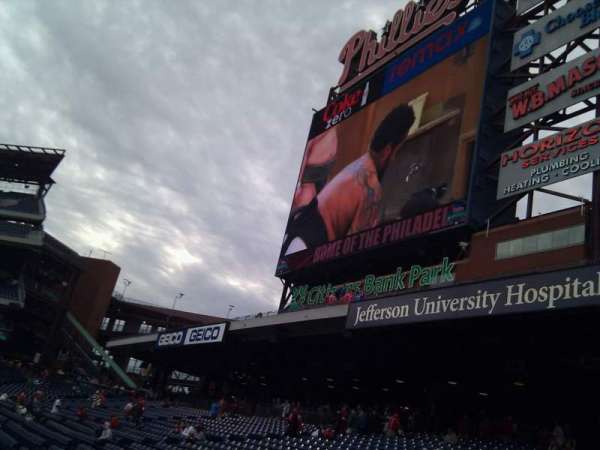 Citizens Bank Park, bloc: 148, rangée: 8, place: 13