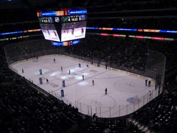 American Airlines Center, bloc: 320, rangée: b, place: 15