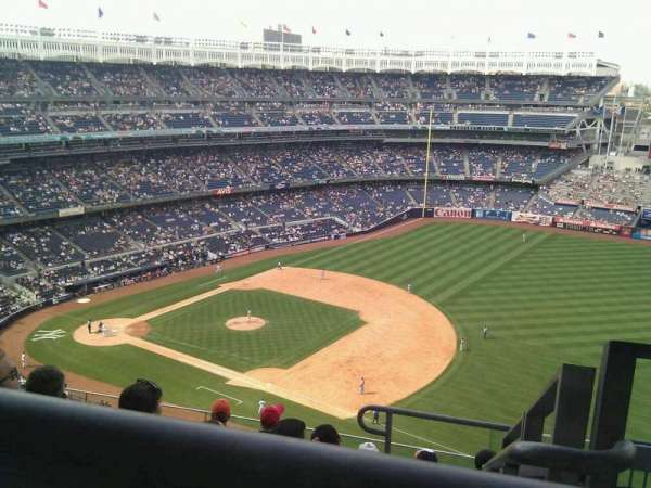 Yankee Stadium, bloc: 413, rangée: 7, place: 1