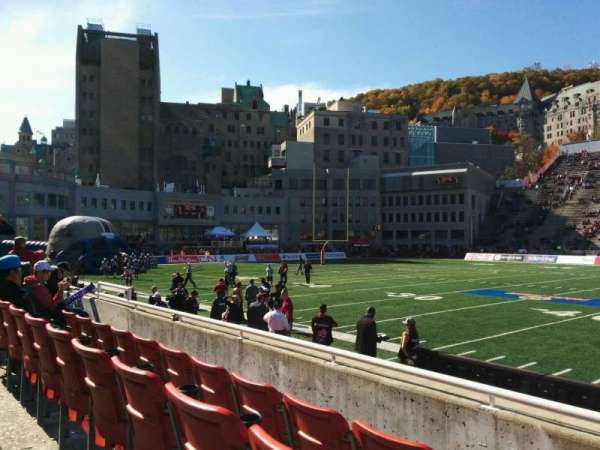 Percival Molson Memorial Stadium, bloc: v1, rangée: 1, place: 15