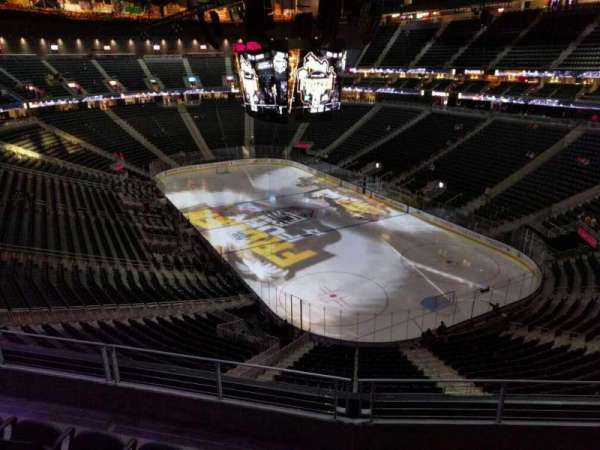T-Mobile Arena, bloc: 211, rangée: d, place: 8