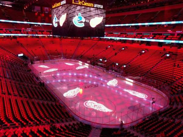Little Caesars Arena, bloc: m4, rangée: b, place: 8