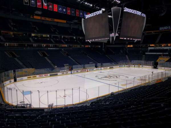 Bridgestone Arena, bloc: 103, rangée: l, place: 14