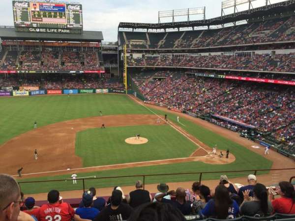 Globe Life Park in Arlington, bloc: 219, rangée: 7, place: 10