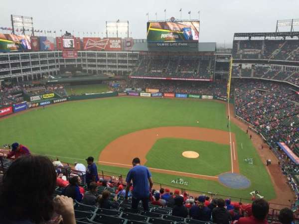 Globe Life Park in Arlington, bloc: 321, rangée: 18, place: 13