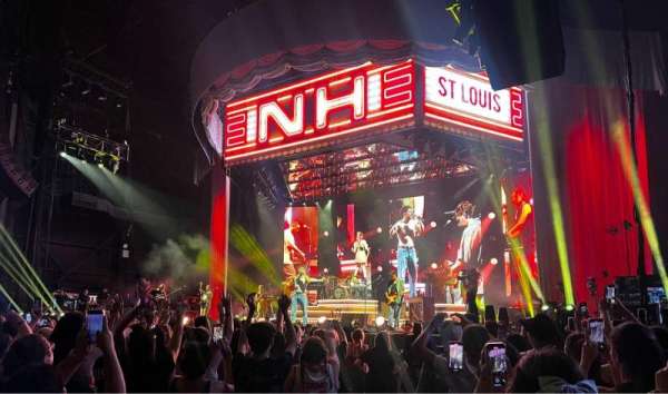Hollywood Casino Amphitheatre, bloc: 103, rangée: J, place: 1