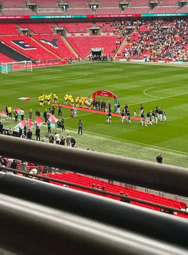 Wembley Stadium, bloc: 249, rangée: 1, place: 221
