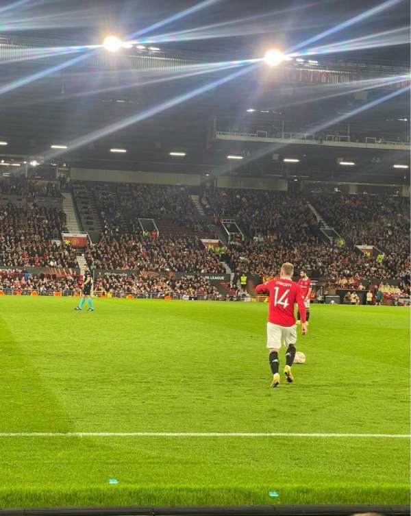 Old Trafford, bloc: N1404, rangée: EE, place: 221