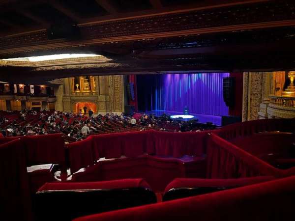 Chicago Theatre, bloc: Mezzanine Box E, rangée: E, place: 3-4