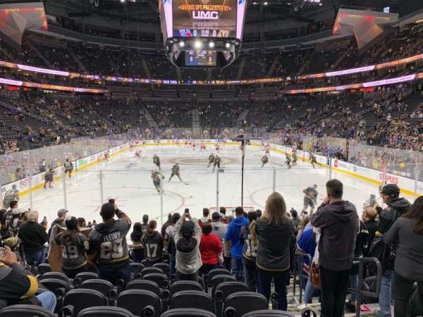 T-Mobile Arena, bloc: 20, rangée: K