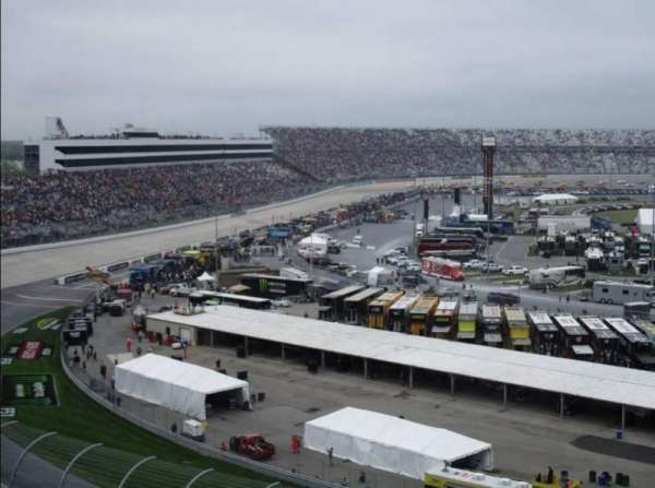 Dover Motor Speedway, bloc: 215, rangée: 38