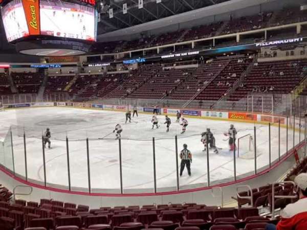 Giant Center, bloc: 124, rangée: L, place: 7