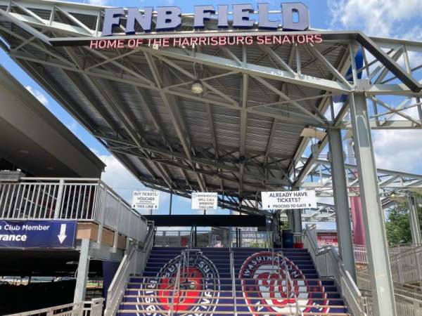 FNB Field, bloc: MAIN ENTRANCE