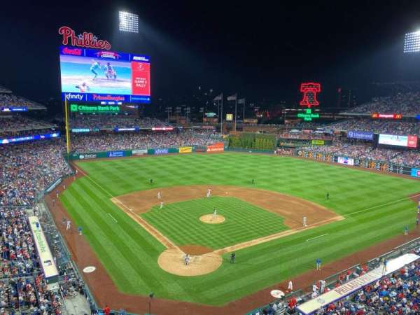 Citizens Bank Park, bloc: 320, rangée: 1, place: 1
