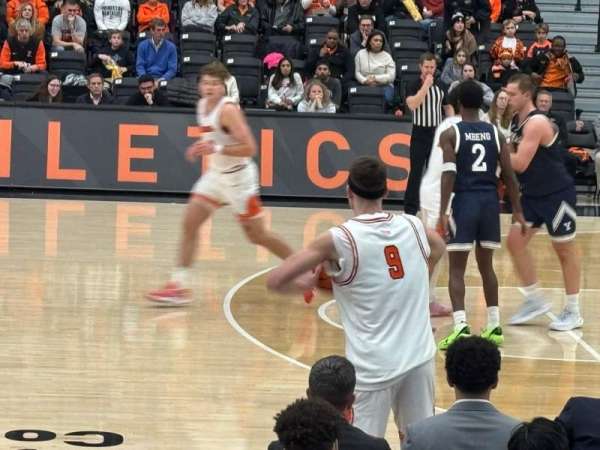 Jadwin Gymnasium, bloc: 106, rangée: G, place: 5