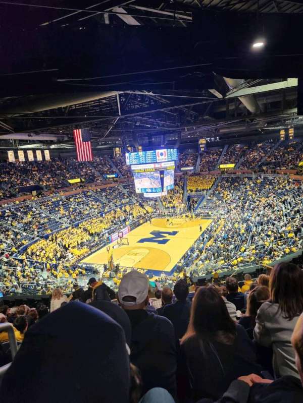 Crisler Center, bloc: 211, rangée: 35, place: 13