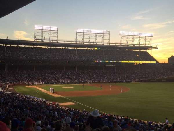 Wrigley Field, bloc: 232, rangée: 18, place: 1