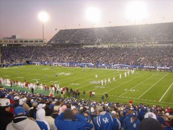 Kroger Field, bloc: 10, rangée: 33, place: 2-3