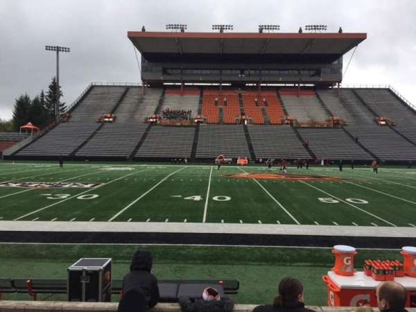 Reser Stadium, bloc: 117, rangée: 5, place: 5
