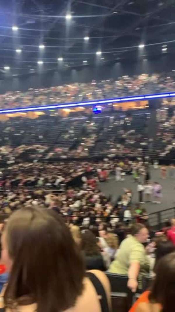 Accor Arena, bloc: Gradin R, rangée: 16, place: 13