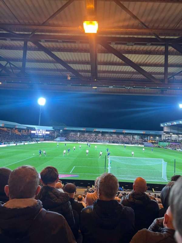 Vale Park, bloc: HB5B, rangée: ZC, place: 152