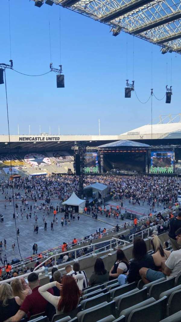 St James' Park, bloc: MS-L4A, rangée: M, place: 17