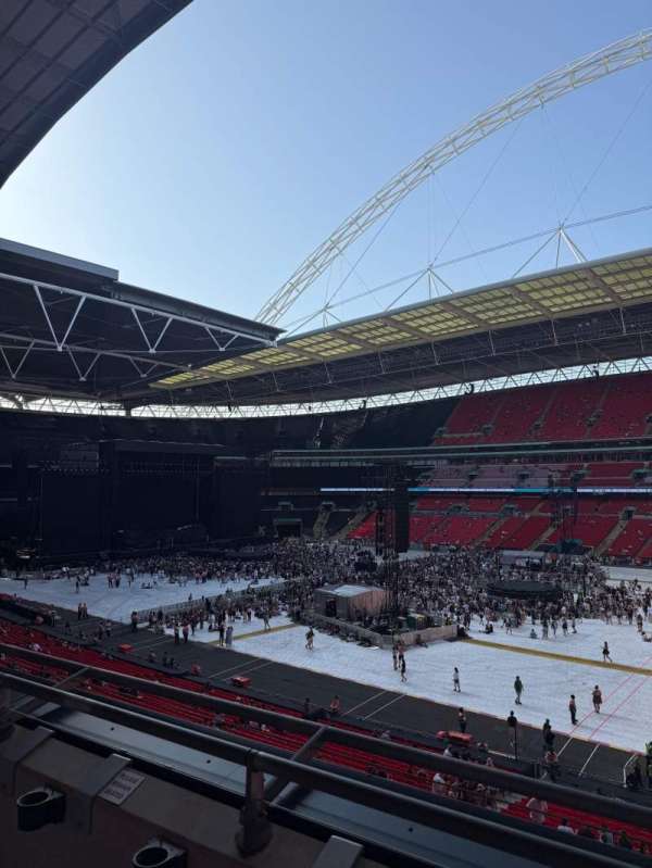 Wembley Stadium, bloc: 223, rangée: 2, place: 223