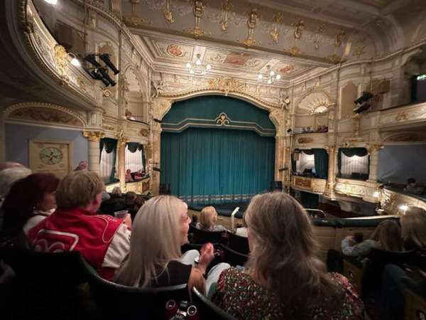 Buxton Opera House, bloc: Dress Circle, rangée: D, place: 24