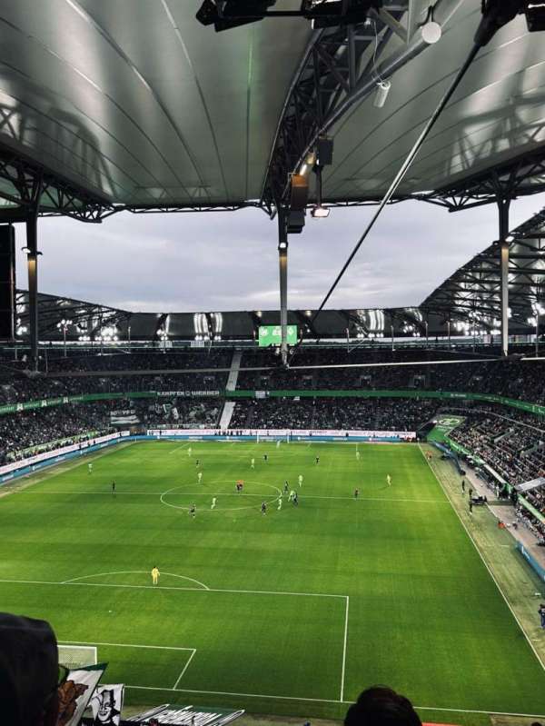 Volkswagen Arena, bloc: 4, rangée: 21, place: 17