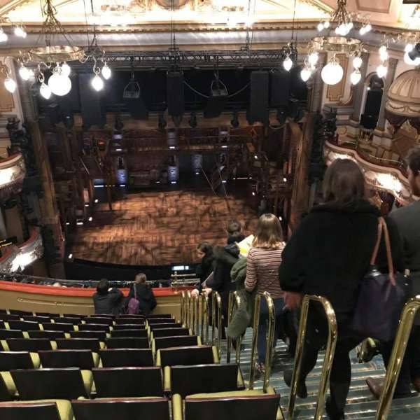 Victoria Palace Theatre, bloc: Grand Circle, rangée: F, place: 21