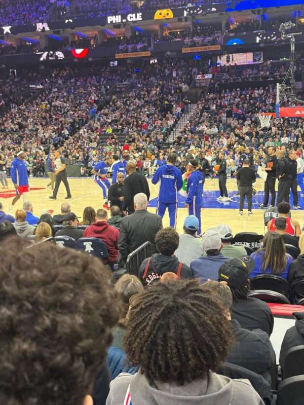 Xfinity Mobile Arena, bloc: 102, rangée: 5, place: 13