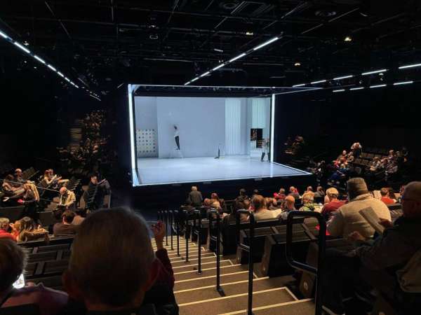 The Shed, bloc: Center Left, rangée: L, place: 23