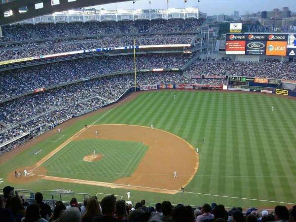 Yankee Stadium, bloc: 414, rangée: 14, place: 20