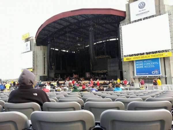 Jones Beach Theater, bloc: E, rangée: SS, place: 17