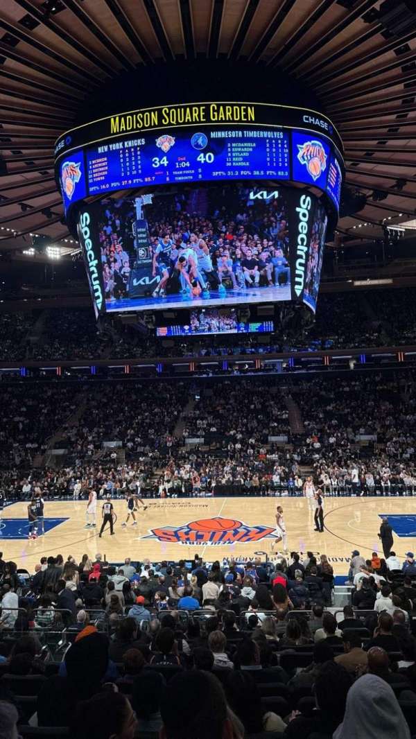 Madison Square Garden, bloc: 107, rangée: 13, place: 13