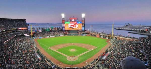 Oracle Park, bloc: VR315, rangée: 1, place: 7