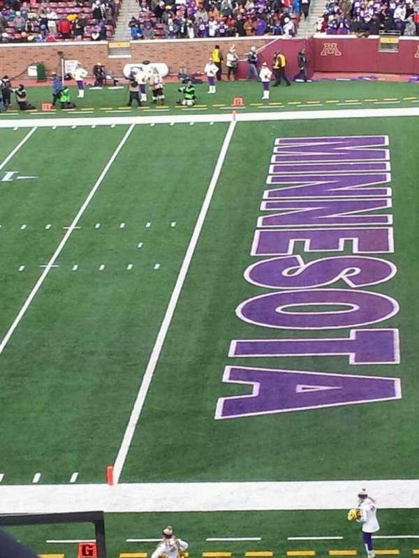 Huntington Bank Stadium, bloc: 235, rangée: 11, place: 18