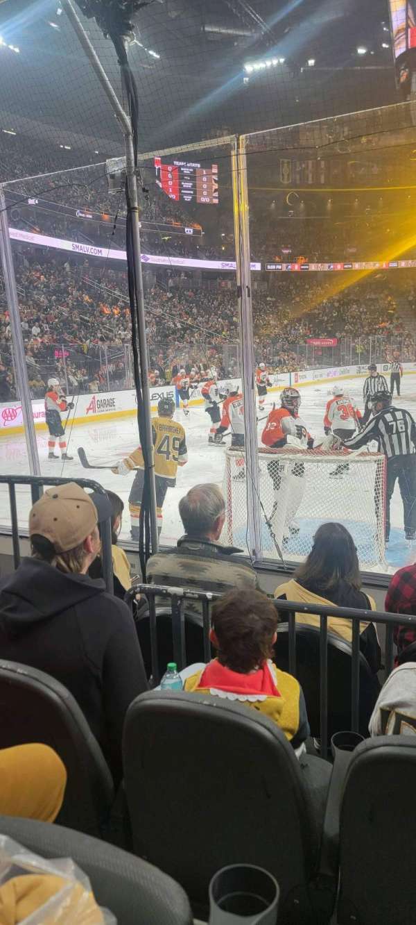 T-Mobile Arena, bloc: 11, rangée: 2, place: 3