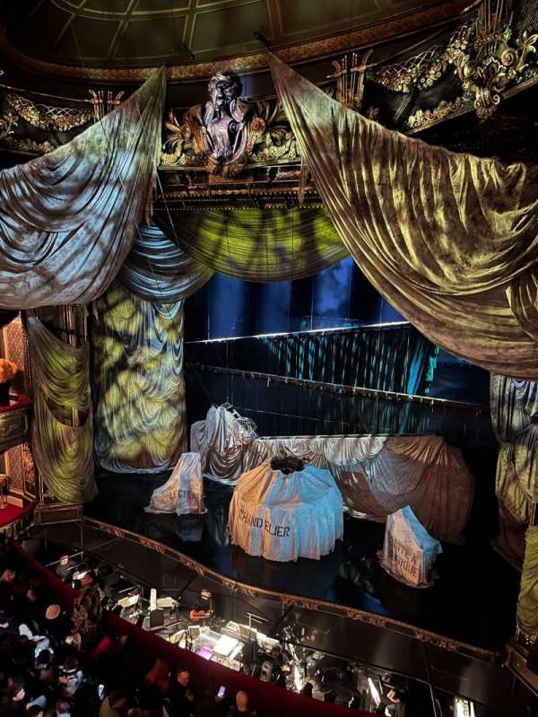 His Majesty's Theatre, London, bloc: Grand Circle, rangée: A, place: 10