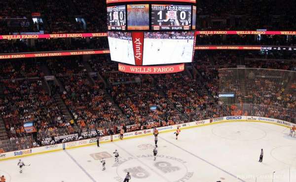 Xfinity Mobile Arena, bloc: 211, rangée: 3, place: 8