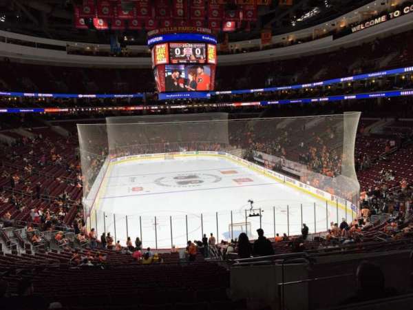 Xfinity Mobile Arena, bloc: 118A, rangée: 2, place: 21
