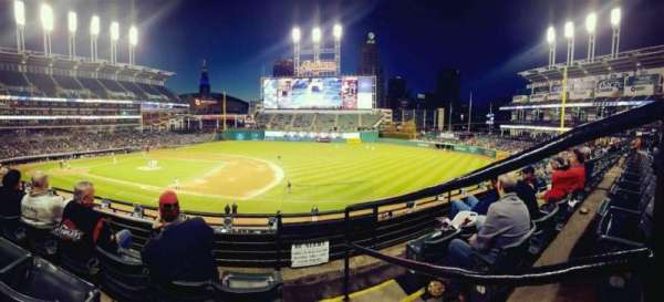 Progressive Field, bloc: 338, rangée: C, place: 1
