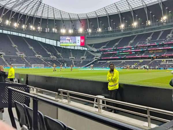 Tottenham Hotspur Stadium, bloc: 118, rangée: 3, place: 569