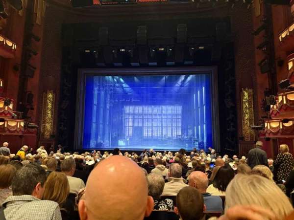 Prince Edward Theatre, bloc: Stalls, rangée: T, place: 18
