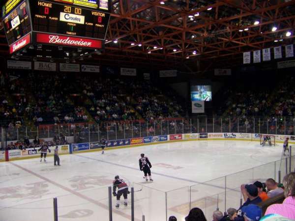 Visions Veterans Memorial Arena, bloc: 2, rangée: C, place: 7