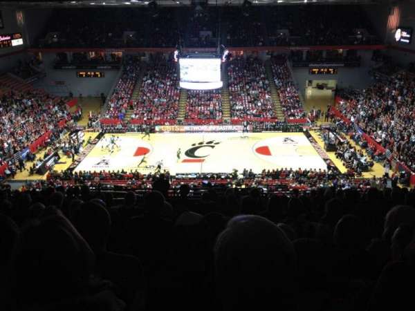 Fifth Third Arena, bloc: 205, rangée: 18, place: 4