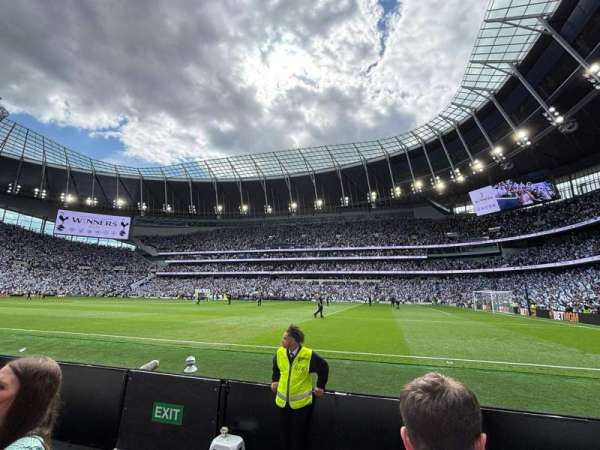 Tottenham Hotspur Stadium, bloc: 118, rangée: 2, place: 556